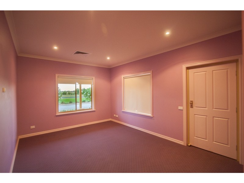 12 Brecon Court, Echuca VIC 3564