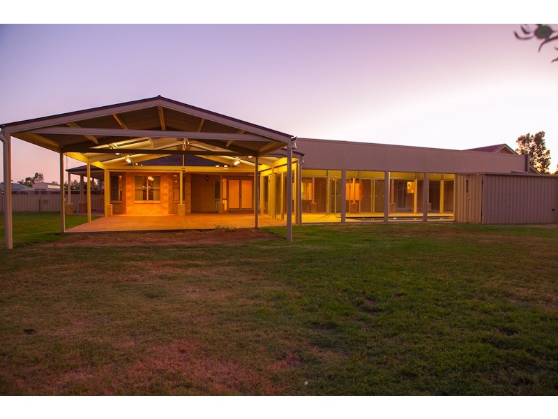 12 Brecon Court, Echuca VIC 3564
