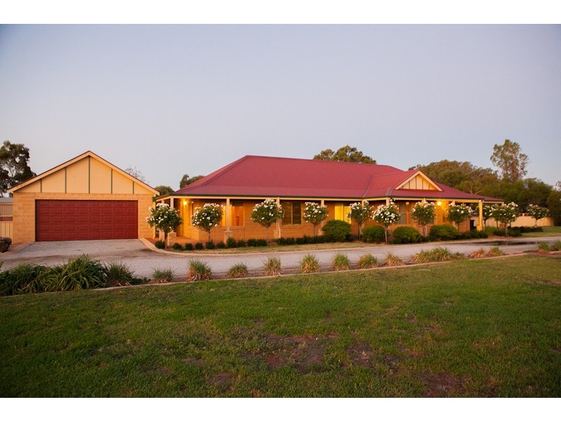12 Brecon Court, Echuca VIC 3564