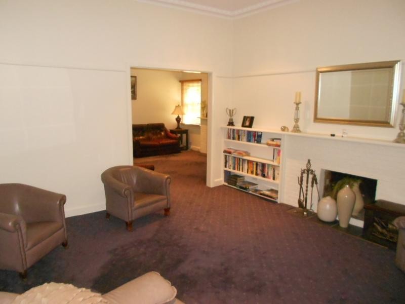 27 Landsborough Street, Echuca VIC 3564