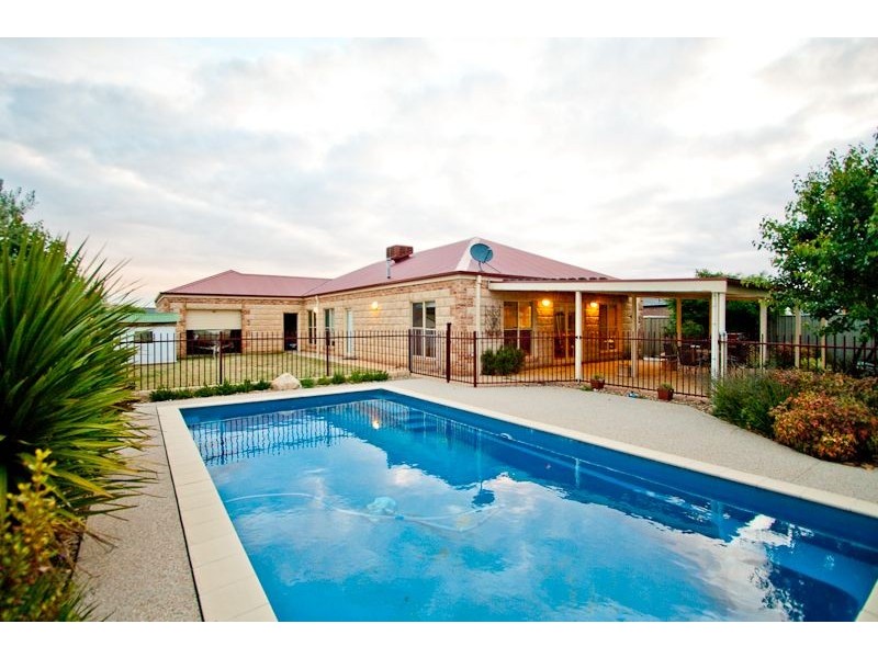 12 James Street, Echuca VIC 3564