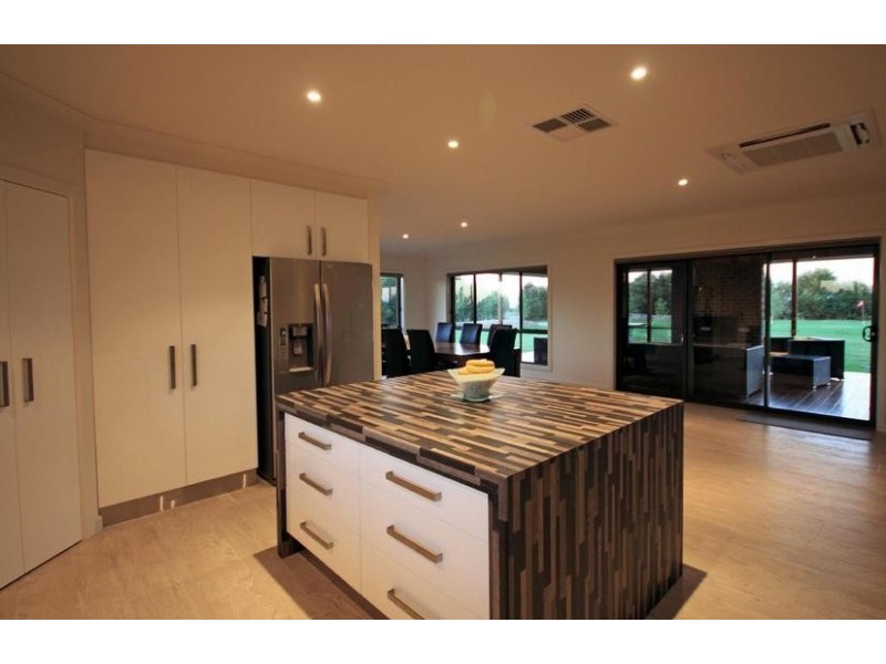 3 Castletown Court, Echuca VIC 3564