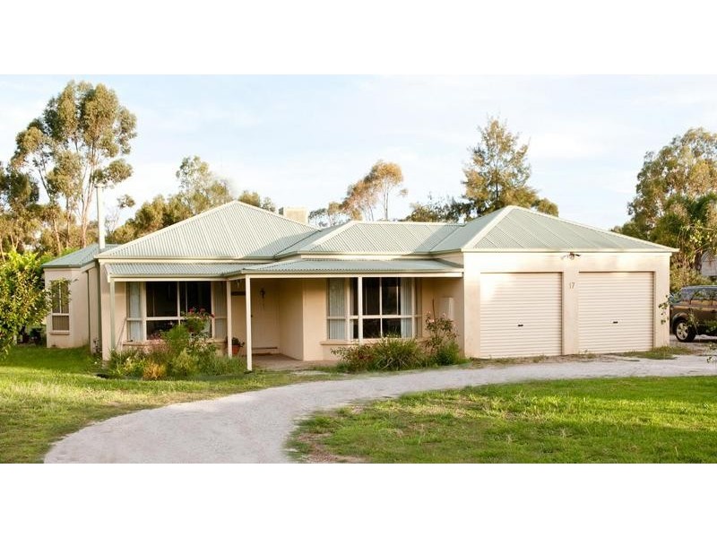 17 Charters Drive, Moama NSW 2731