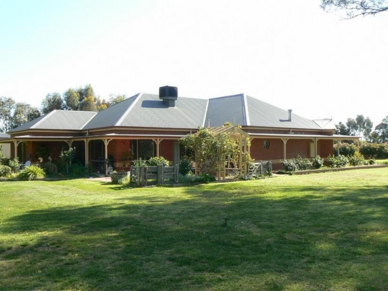64 Moorabinda Road, Echuca VIC 3564