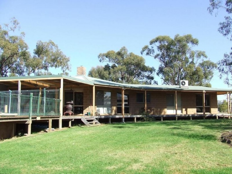 178 Latham Road, Echuca VIC 3564