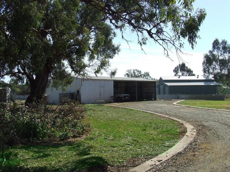 178 Latham Road, Echuca VIC 3564
