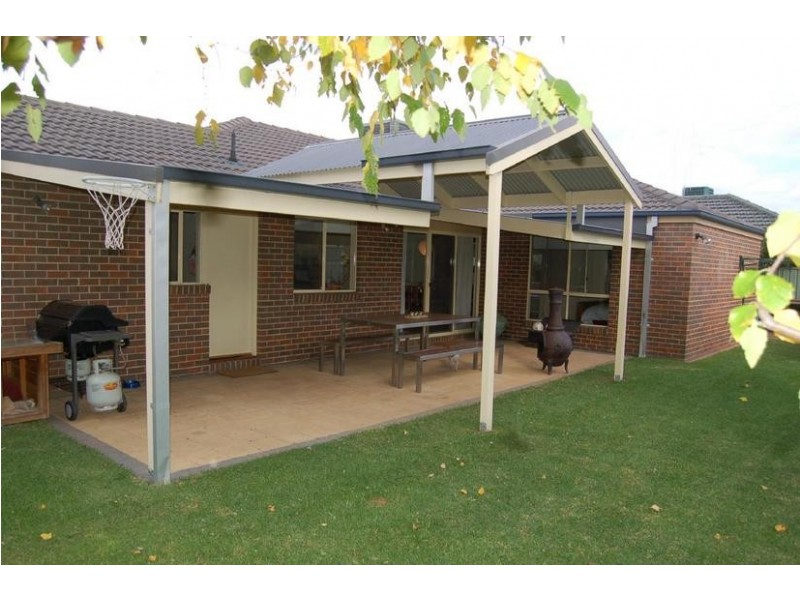 3 John Close, Echuca VIC 3564