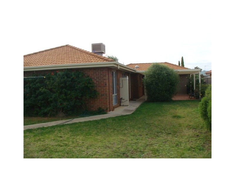 18 Genevieve Avenue, Echuca VIC 3564