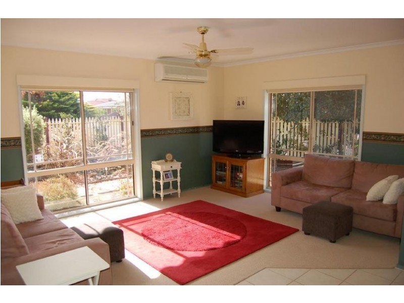 16 Genevieve Avenue, Echuca VIC 3564