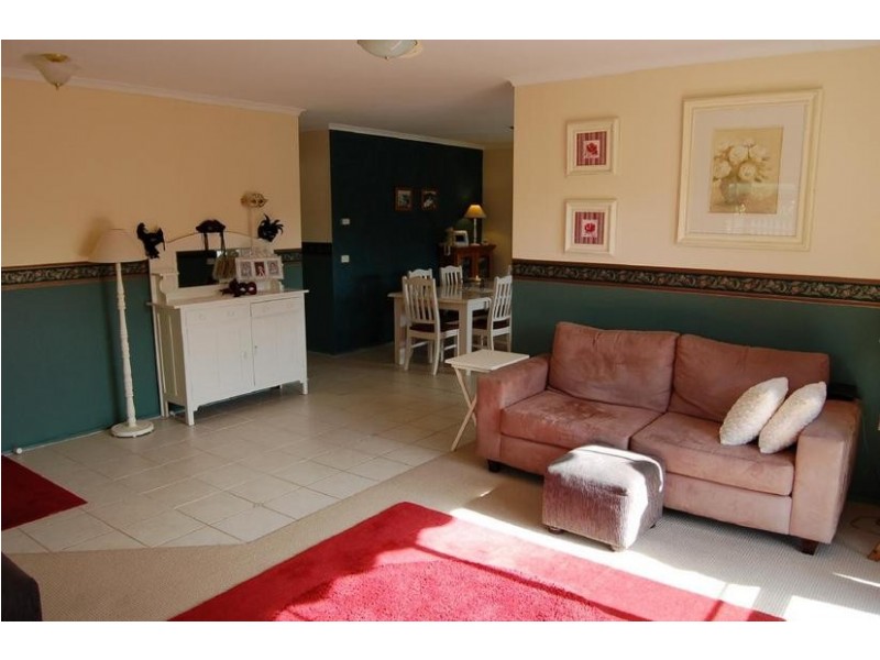 16 Genevieve Avenue, Echuca VIC 3564