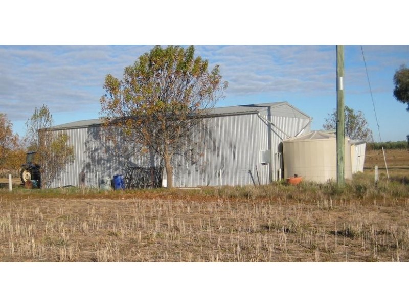 1 Centre Road, Moama NSW 2731