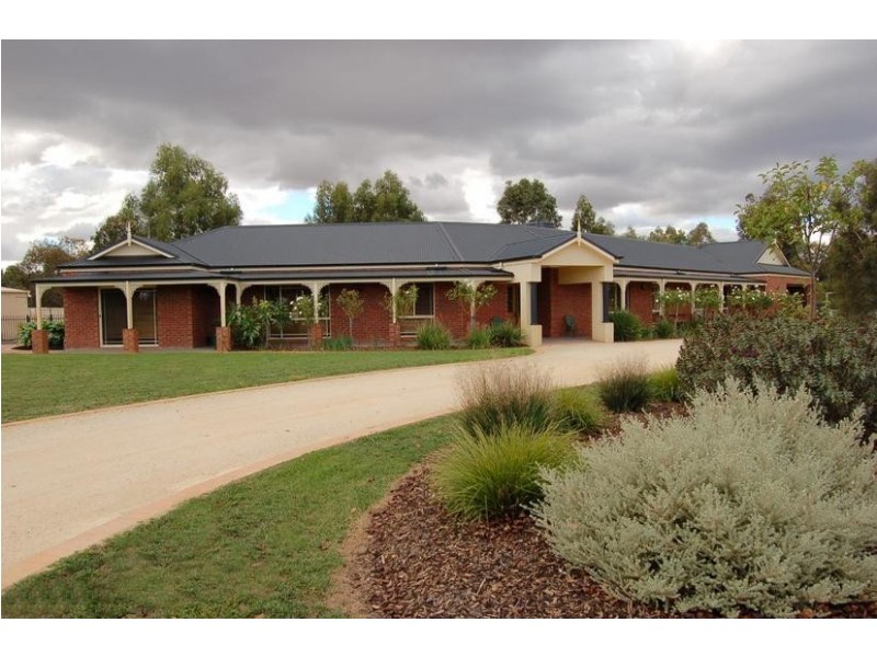 24 Hollara Drive, Moama NSW 2731