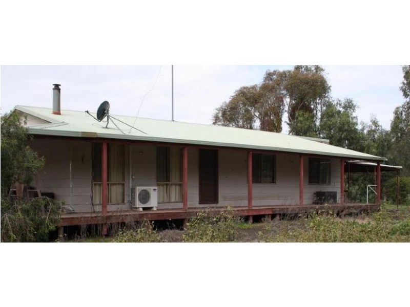 44 Picnic Point Road, Mathoura NSW 2710