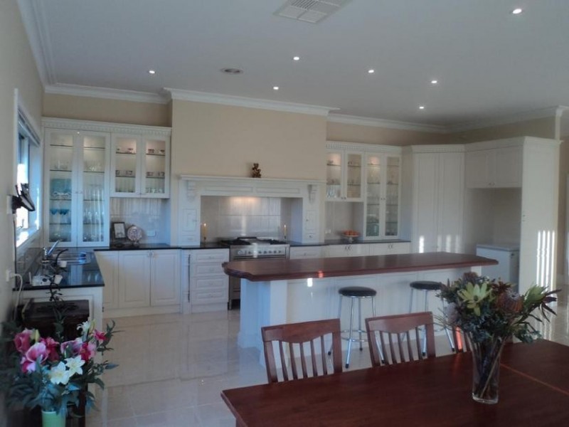 8 Chelsworth Drive, Echuca VIC 3564