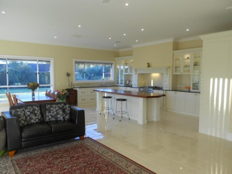 8 Chelsworth Drive, Echuca VIC 3564