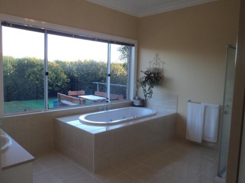 8 Chelsworth Drive, Echuca VIC 3564