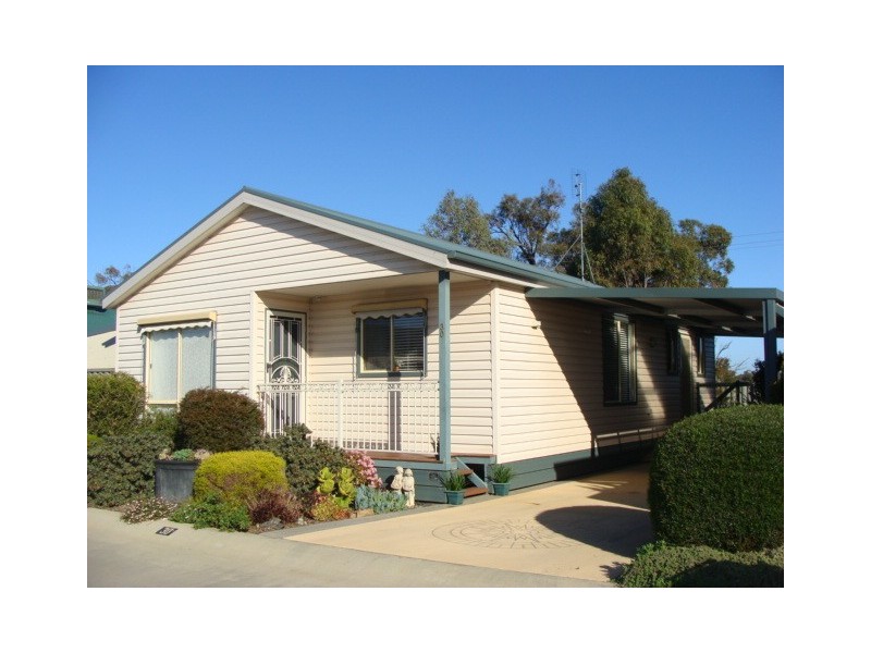 30 Swan Boulevard Cobb Haven, Moama NSW 2731