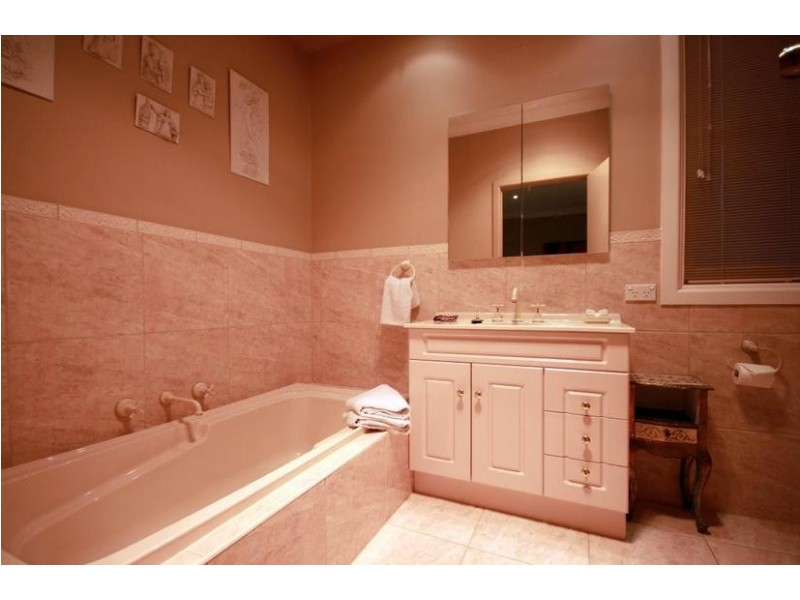 62 Hare Street, Echuca VIC 3564