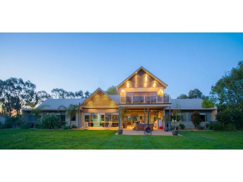 2040 Perricoota Road, Moama NSW 2731