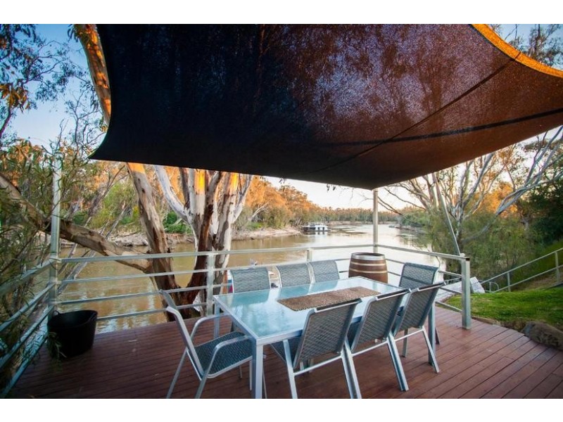 2040 Perricoota Road, Moama NSW 2731