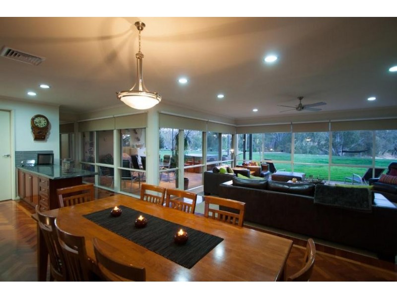 2040 Perricoota Road, Moama NSW 2731