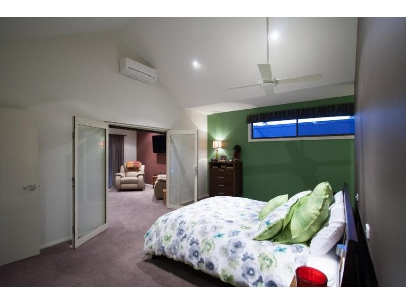 2040 Perricoota Road, Moama NSW 2731