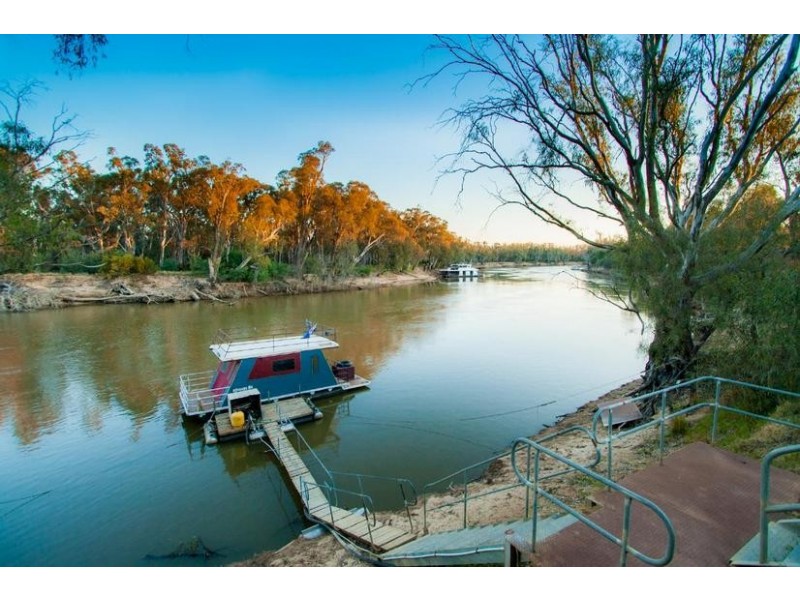 2040 Perricoota Road, Moama NSW 2731