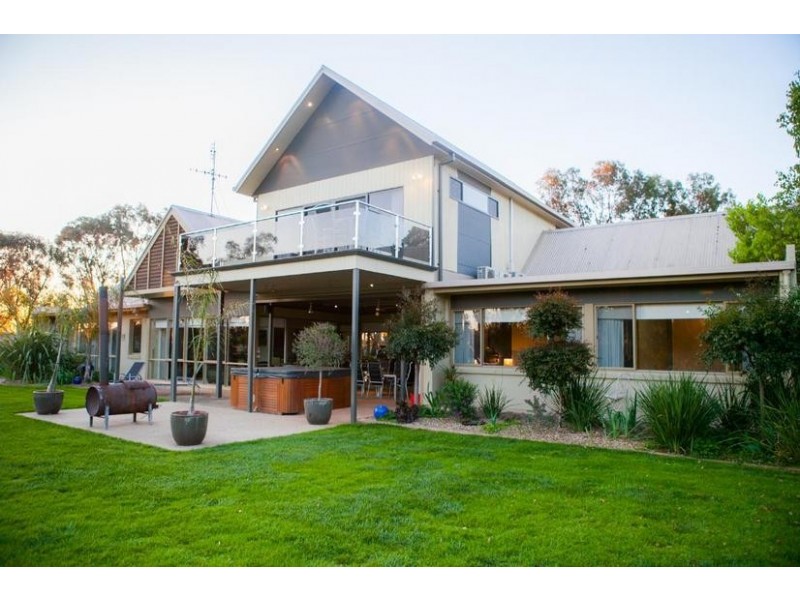 2040 Perricoota Road, Moama NSW 2731