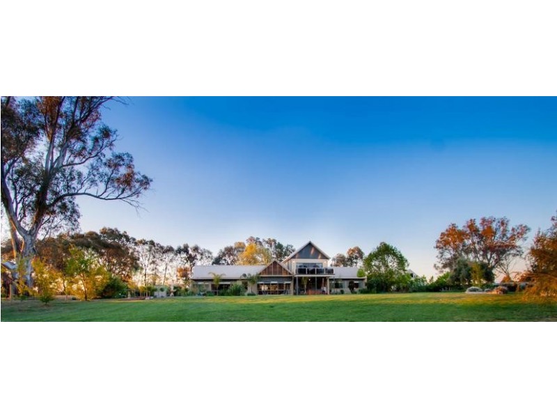 2040 Perricoota Road, Moama NSW 2731