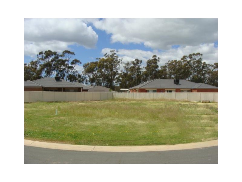 33 Glencoe Boulevard, Moama NSW 2731