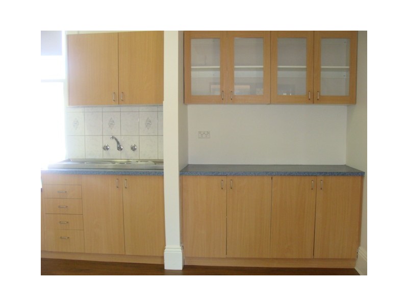 8 Moore Street, Rochester VIC 3561