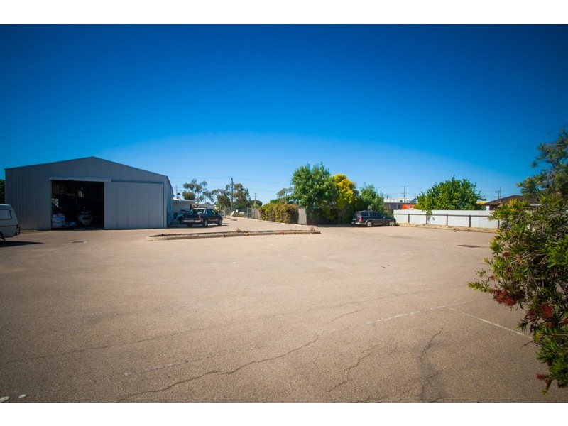 255-257 Ogilvie Ave, Echuca VIC 3564