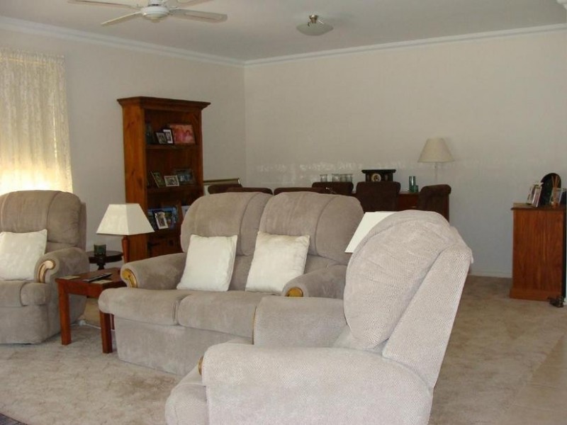 11 Perry Place, Moama NSW 2731