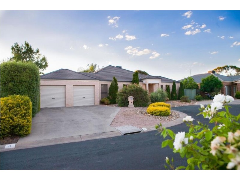 4 John Close, Echuca VIC 3564