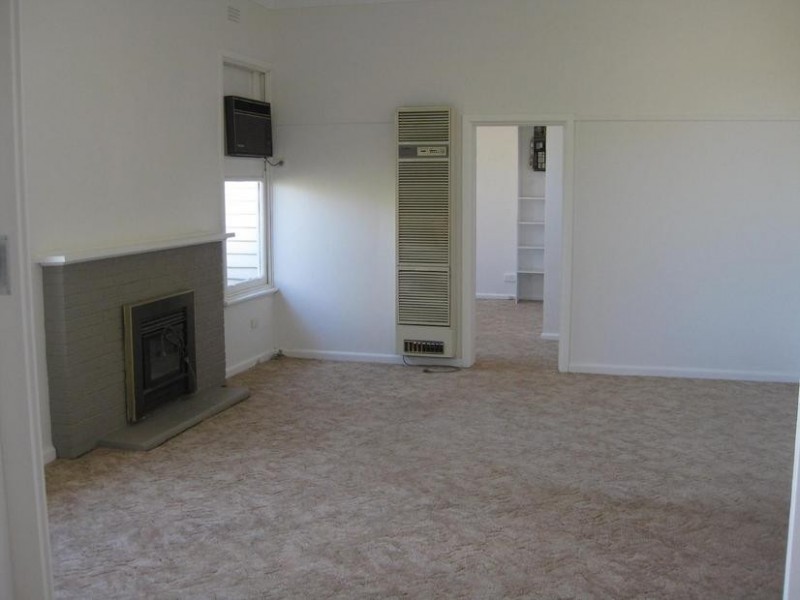 8 George Street, Rochester VIC 3561