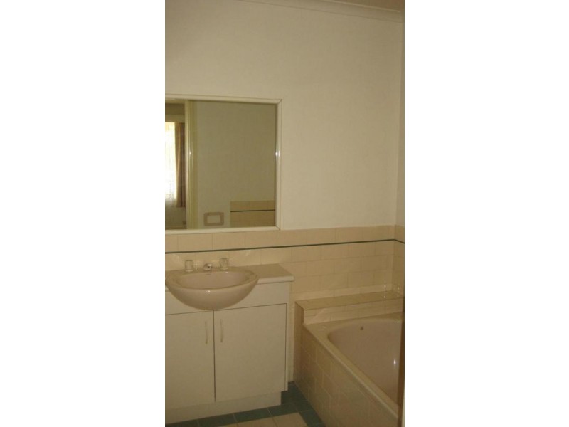 3/90 Hare Street, Echuca VIC 3564