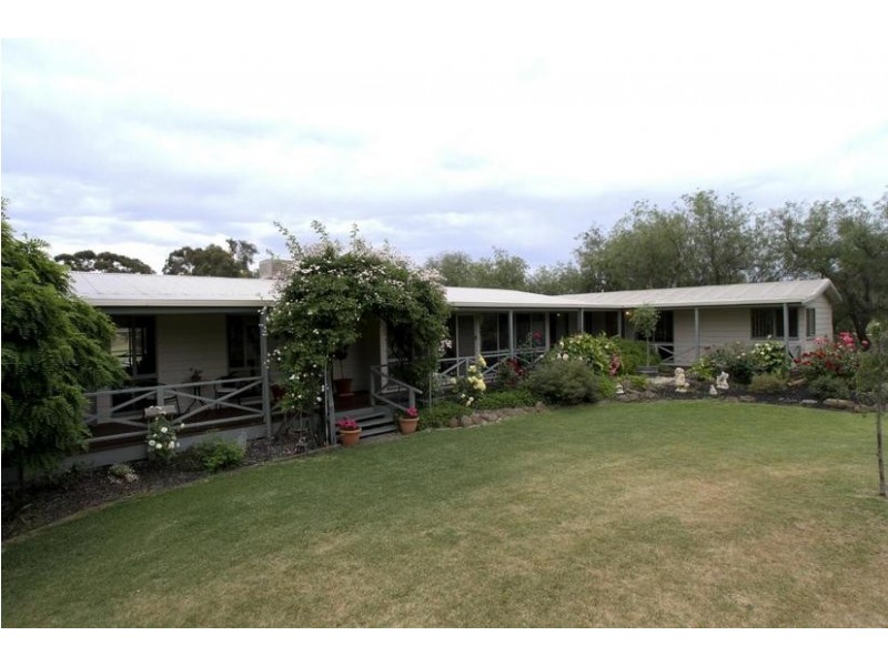 6533 Northern Highway, Rochester VIC 3561