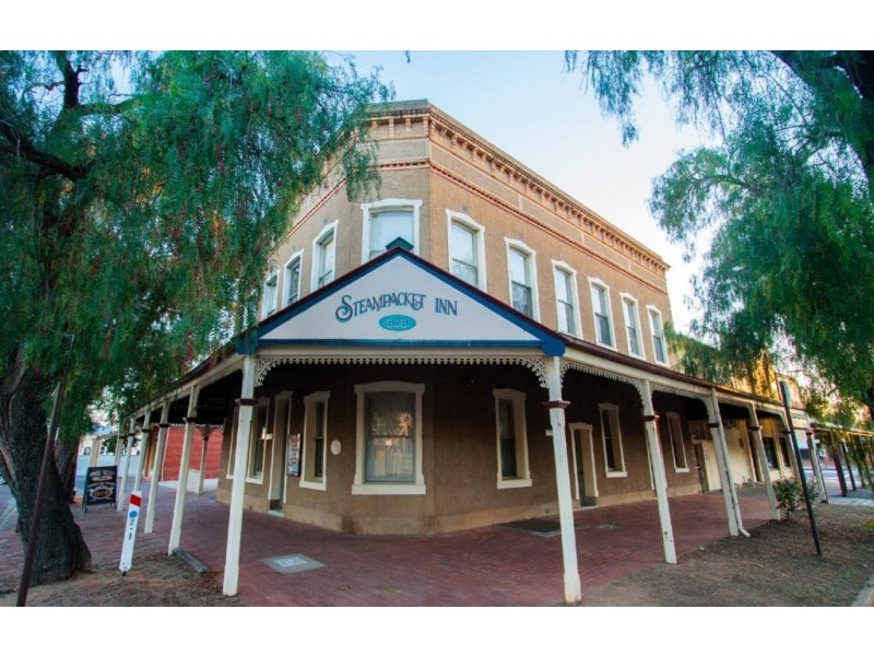 37 Murray Esplanade, Echuca VIC 3564