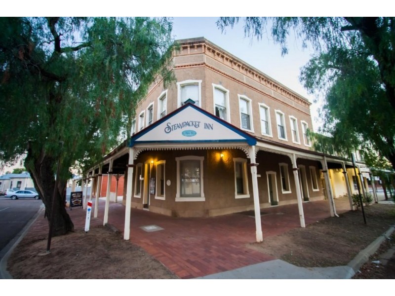 37 Murray Esplanade, Echuca VIC 3564