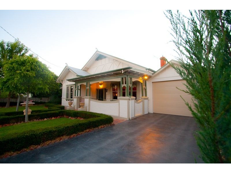 87 Mitchell Street, Echuca VIC 3564