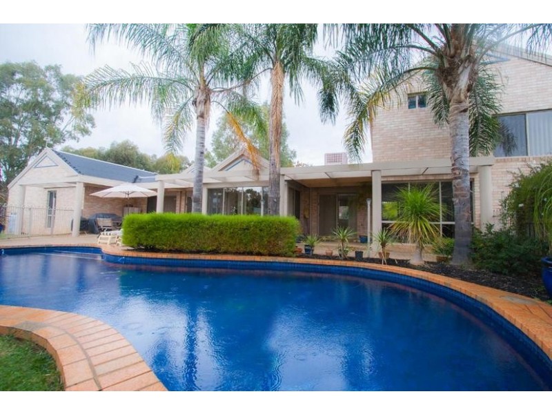 18 Charters Drive, Moama NSW 2731