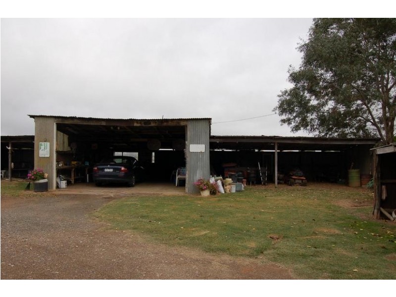 40 Twaddle Lane (Off Strathallan Rd), Bamawm VIC 3561