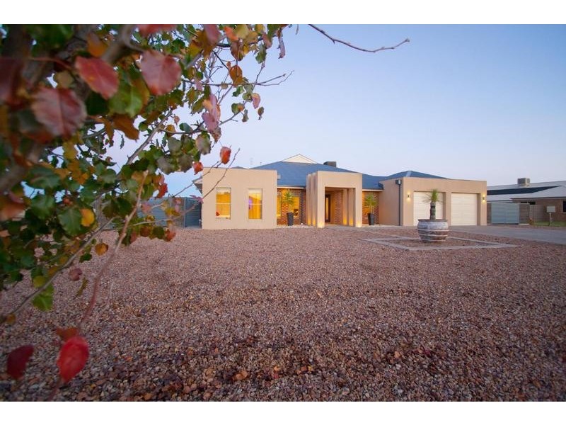 24 Cabernet Drive, Moama NSW 2731