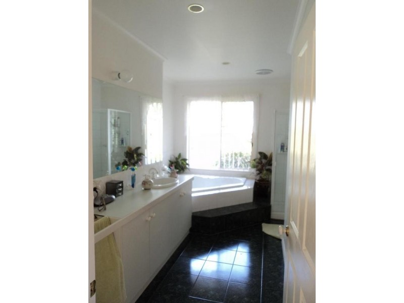 36 Glanville Road, Echuca VIC 3564