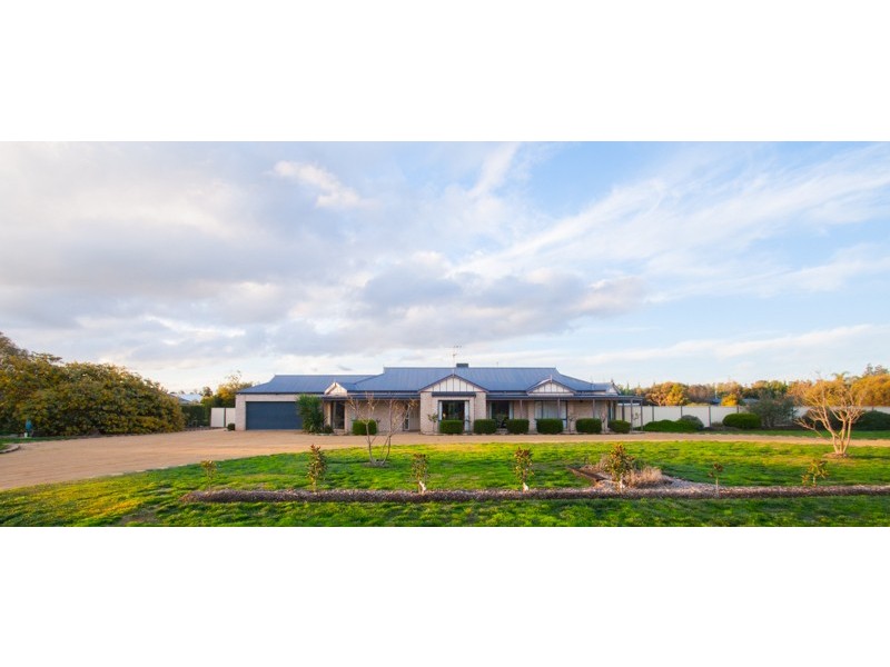 48 Chelsworth Drive, Echuca VIC 3564