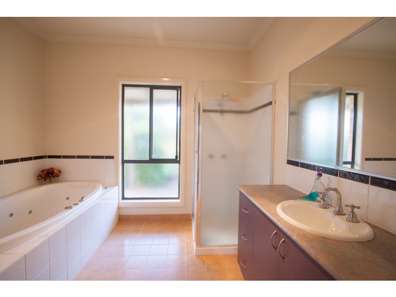 48 Chelsworth Drive, Echuca VIC 3564