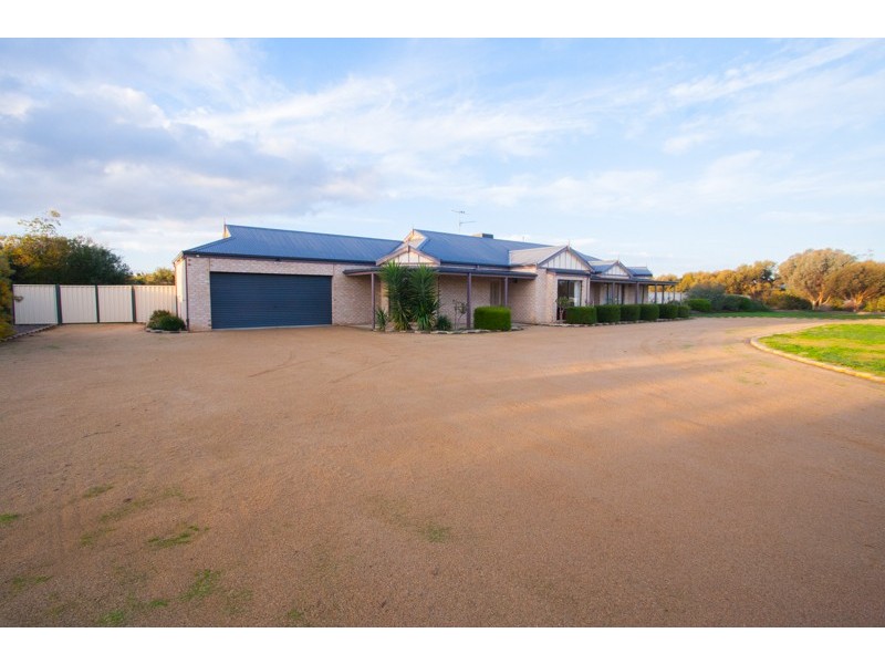 48 Chelsworth Drive, Echuca VIC 3564