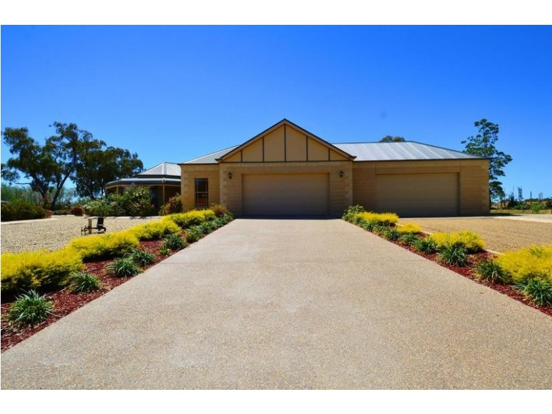 2 Rivergums Drive, Moama NSW 2731