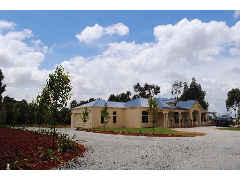 12 Charters Drive, Moama NSW 2731