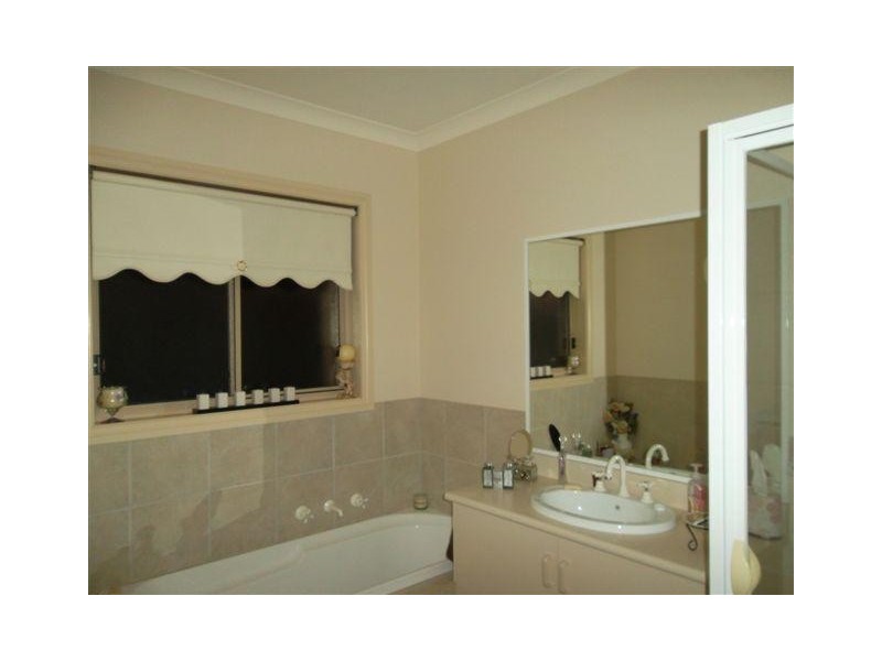 9 John Close, Echuca VIC 3564